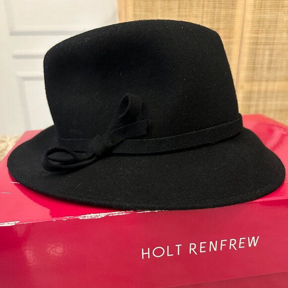 Holt Renfrew Wool Hat - Picture 1 of 2